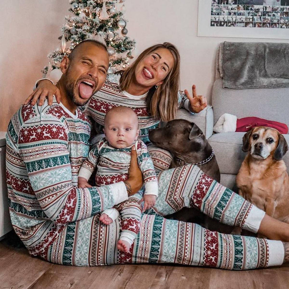 Conjunto de pijamas a juego familiar Feliz Navidad Pijamas navideños grises