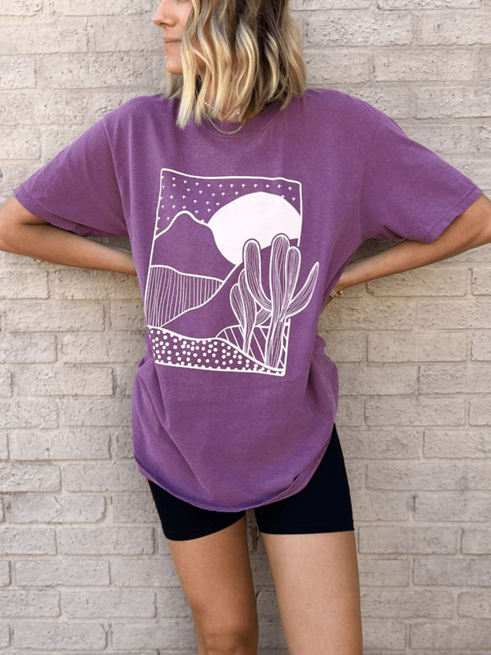 Camiseta con estampado de escena del desierto Berry