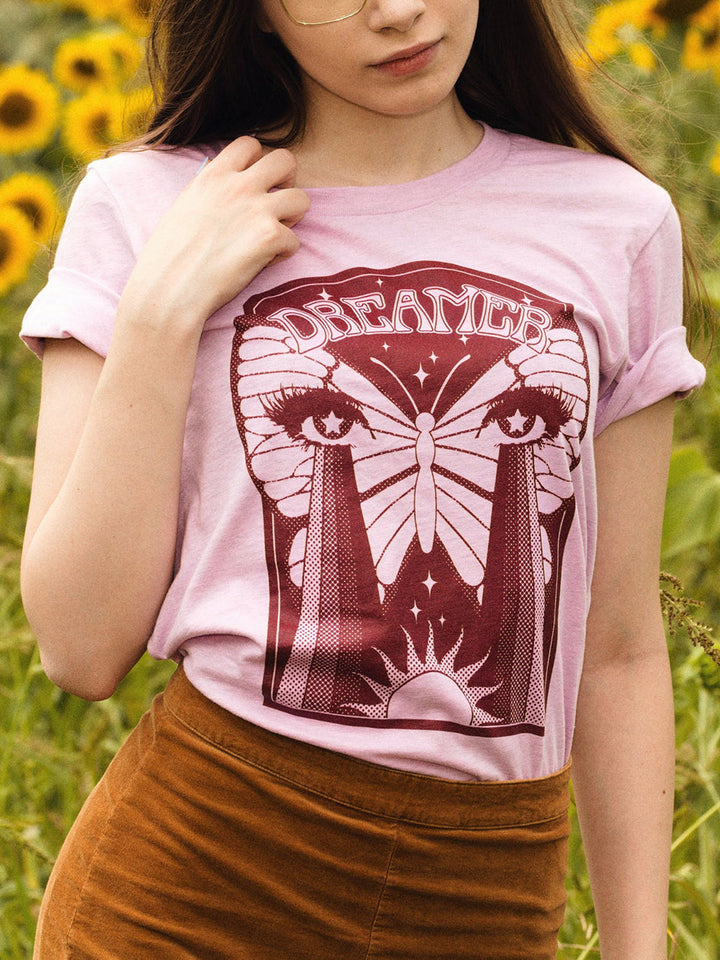 Camiseta feminina gráfica Dreamer