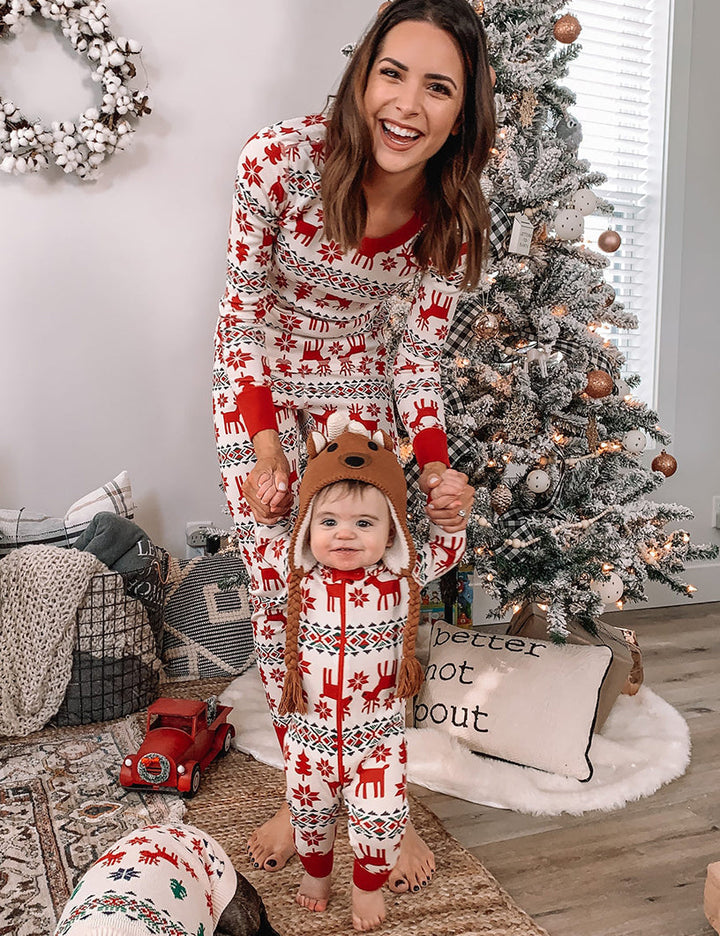 Conjunto de pijamas familiares a juego con ciervos navideños y copos de nieve (con ropa para perros)