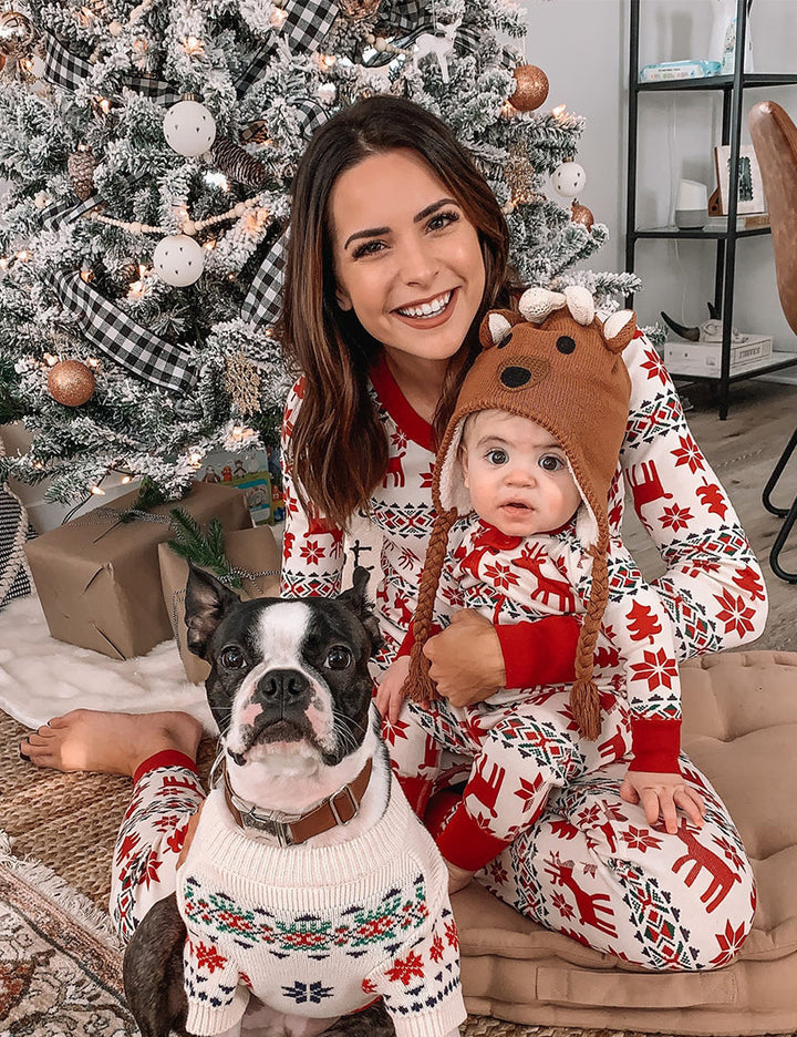 Bijpassende pyjamaset voor de familie van kerstherten en sneeuwvlokken (met hondenkleding voor huisdieren)